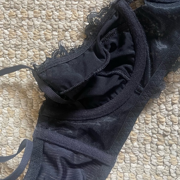 out from under urban outfitters black lace balconette bra Sz small - Picture 4 of 8